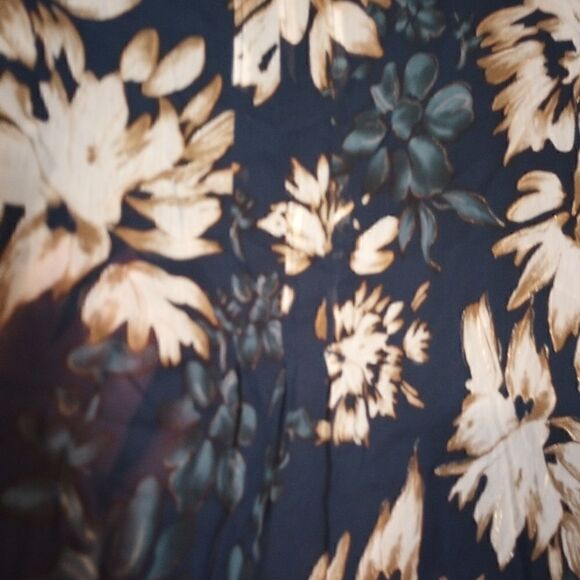 Coldwater Creek floral pleated blouse with sheer roll tab sleeve - Picture 13 of 14